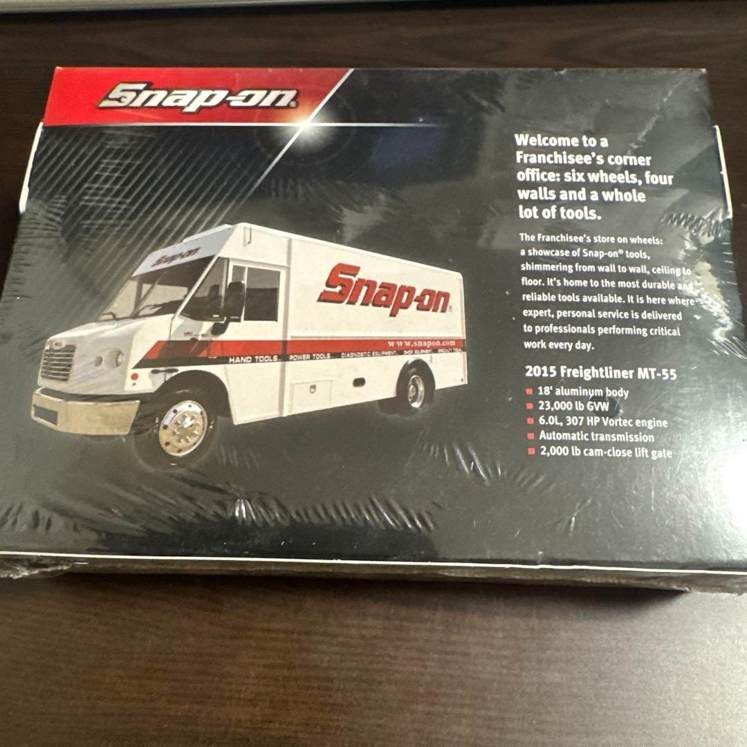 LEGO Freightliner MT-55 Snap-on Mobile Store collector's edition