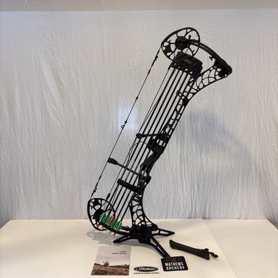 Mathews Phase 4 33 RH black beereal grip Mathew s qad stand low pro quiver scs 