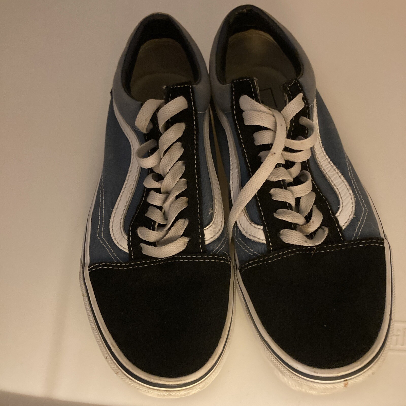 Vans Men’s Size 7 Sneakers Lightly Worn Excellent Condition-image