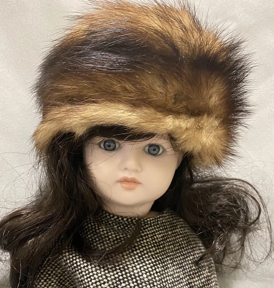Vintage Hand Made Natural Mink Fur Hat Doll's Hat with 100 % Silk Lining Foto 3 de 4