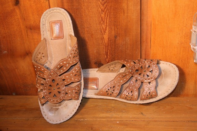 Clarks Artisan Tan Brown 85440 Sandals 12 m Wedge Sandals | eBay