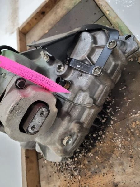 2009 2010 2011 2012 2013 2014 CHRYSLER 300  Transfer Case 5.7L  - Image 3 of 4