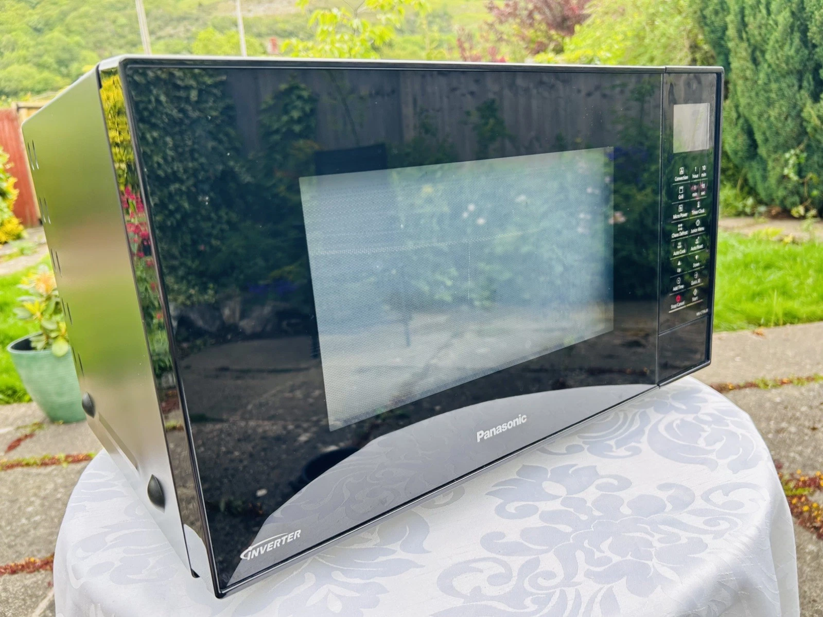 Panasonic Microwave NN-CT56JB Combination Grill 27L 1000W Excellent Condition