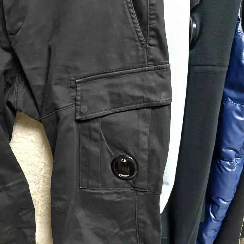 CP Company Black Cargo Pants 46 / 30 Inch Waist thumbnail 4