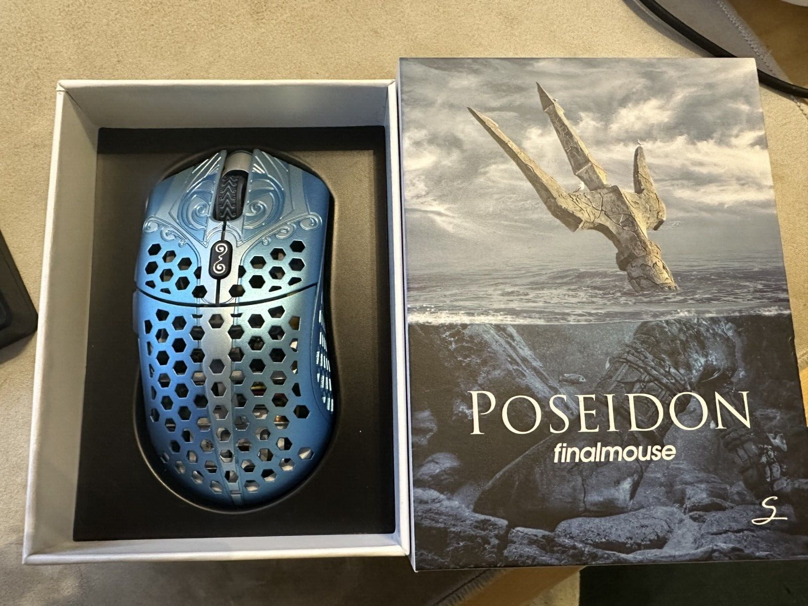 Finalmouse Starlight-12 Poseidon - SMALL