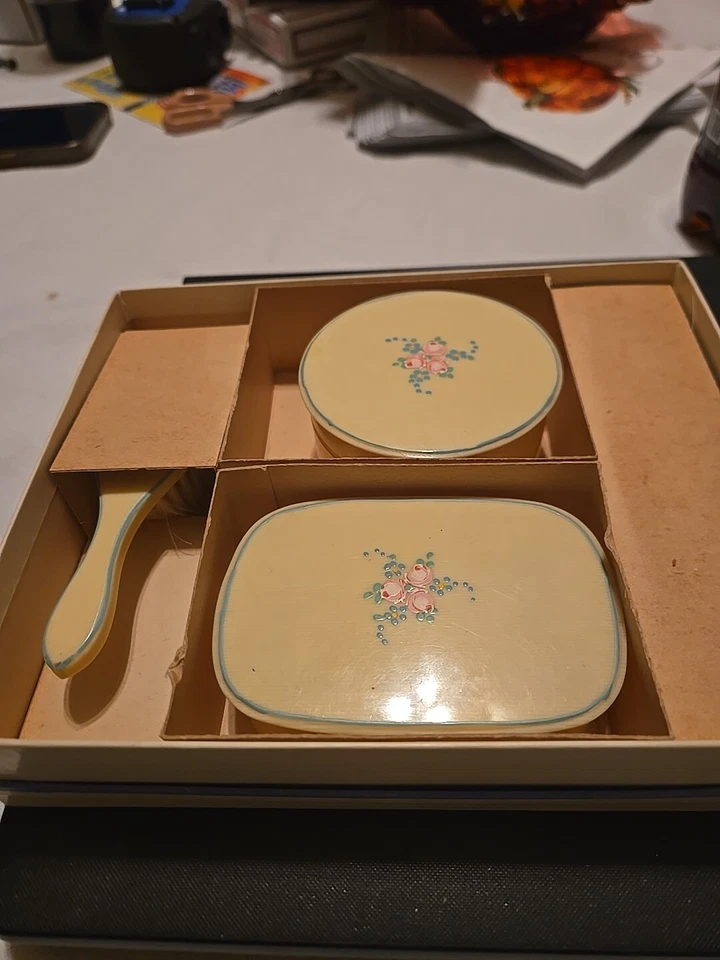 Vintage Baby Vanity Brush AND Container Set.  In Original Box 1940's - Image 2 of 4
