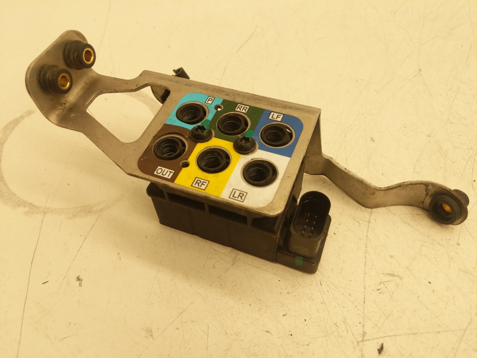 2012 2013 2014 2015 Tesla Model S MS Air Suspension Compressor Pump