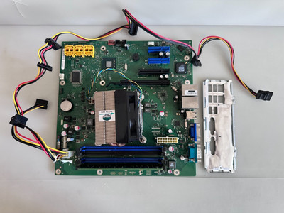 Fujitsu Primergy TX100 S3 - XEON E3 1220 @3,10GHZ 8GB RAM Kühlkörper Lüfter 
