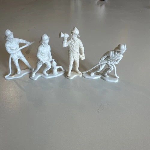Vintage 4  Marx Firehouse Toy 30mm Firemen Figures