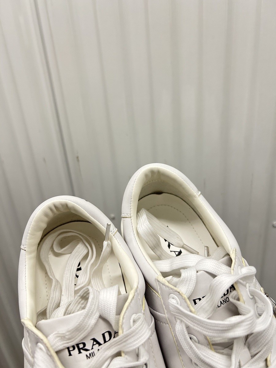 靴 PRADA leather shoes white archive Prada Men's White Downtown Nappa Leather Sneakers Triangle 8 UK 9