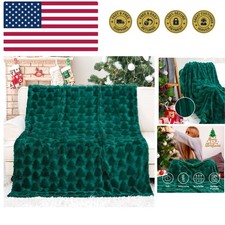 Luxurious Green Christmas Throw Blanket - 50x60  Soft Faux Fur for Cozy Holidays