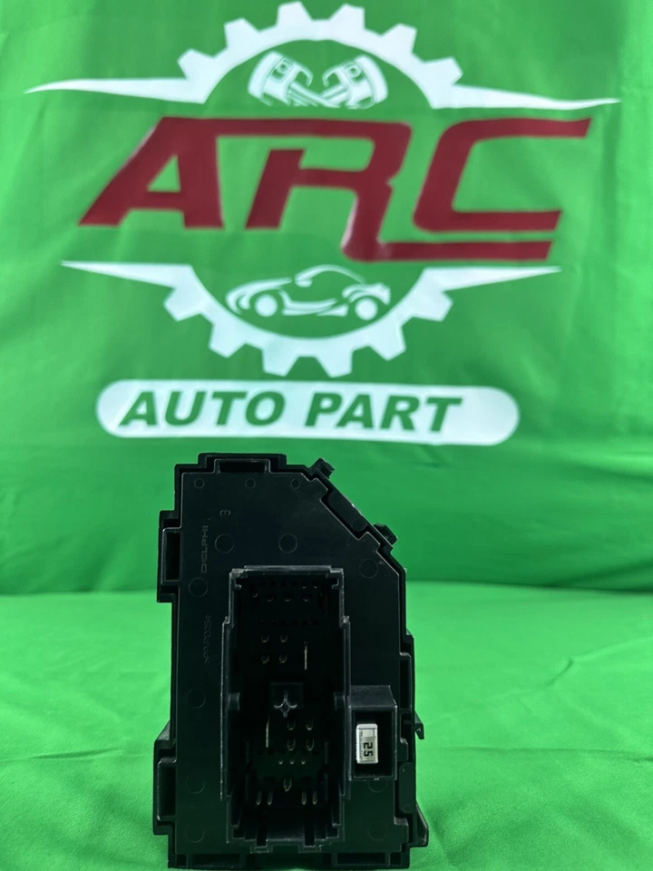 Caixa de fusíveis de cabine Cadillac Escalade ESV 2007-2009 15925044 fabricante de equipamento original - Imagem 4 de 4