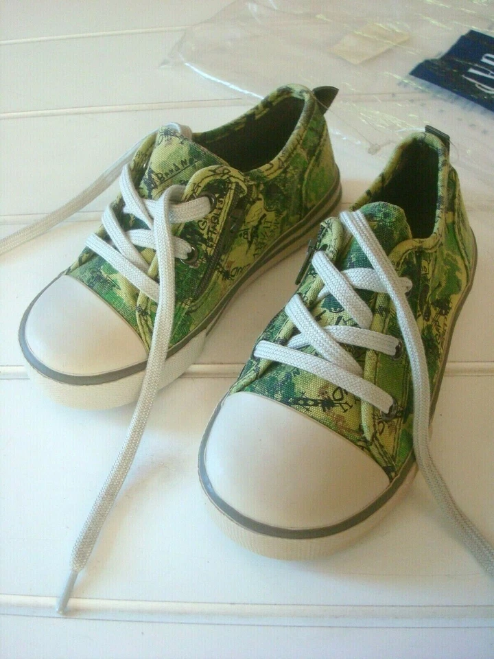 Baby Gap NUEVAS Tenis para Niños Pequeños Talla 9 Verde CAMO Lona Cremallera Lateral Fácil de Encender Nuevas con Etiquetas Foto 2 de 4
