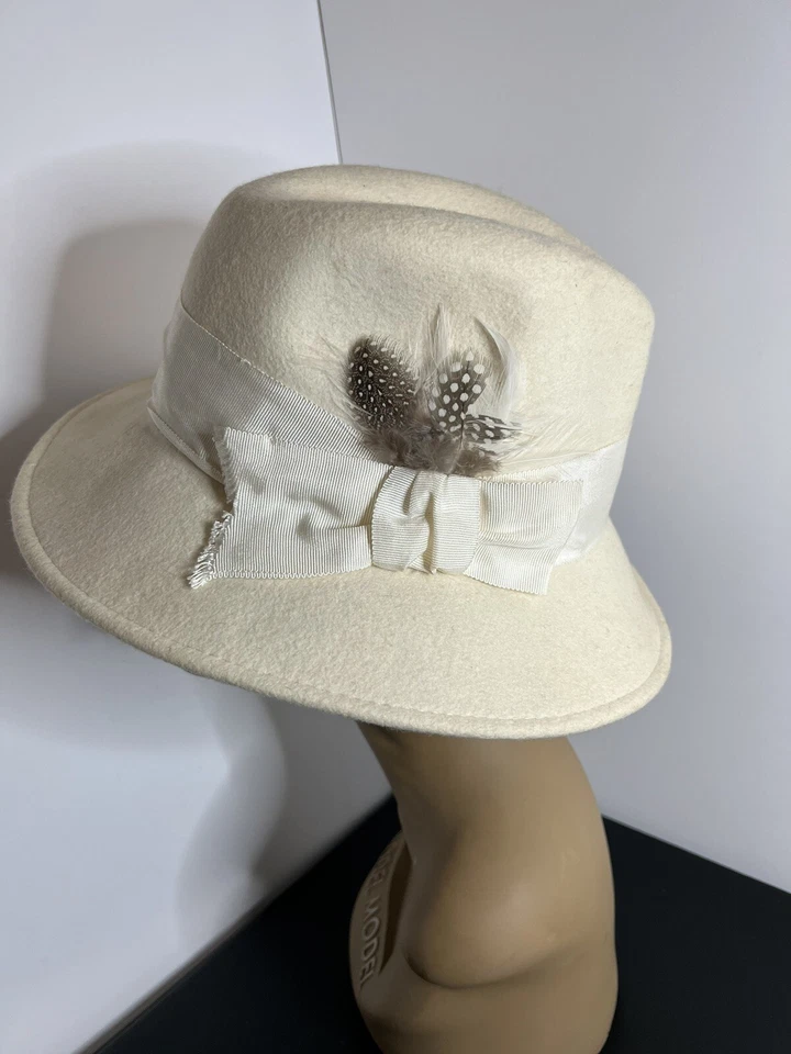 Chapéu vintage Betmar New York branco/marfim 100% lã - Imagem 2 de 4
