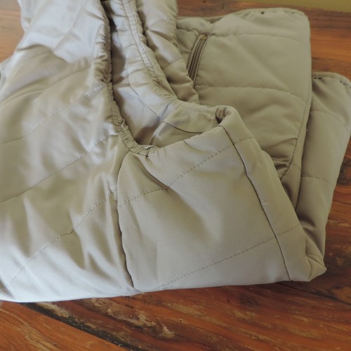 Womens sz L quilted taupe puffer vest zippered FREE POST - Picture 11 of 13