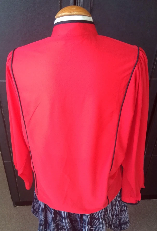 DE COLECCIÓN AÑOS 70 80 ROJO CON BORDE NEGRO BLUSA MANGAS ALA DE MURCIÉLAGO CUELLO MANDARINA L Foto 3 de 4