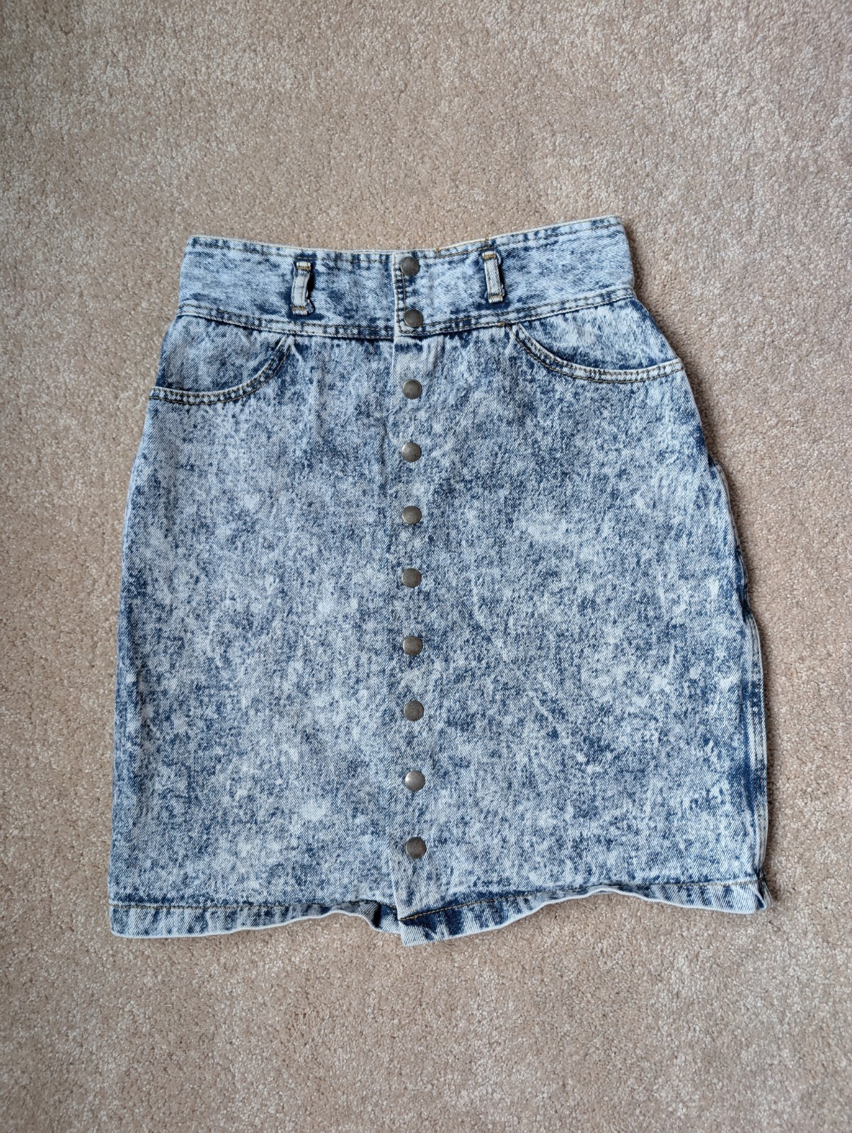 80s 90s Vintage High Waisted Blue Acid Wash Denim Skirt Size 13 25 Inch Snap Front