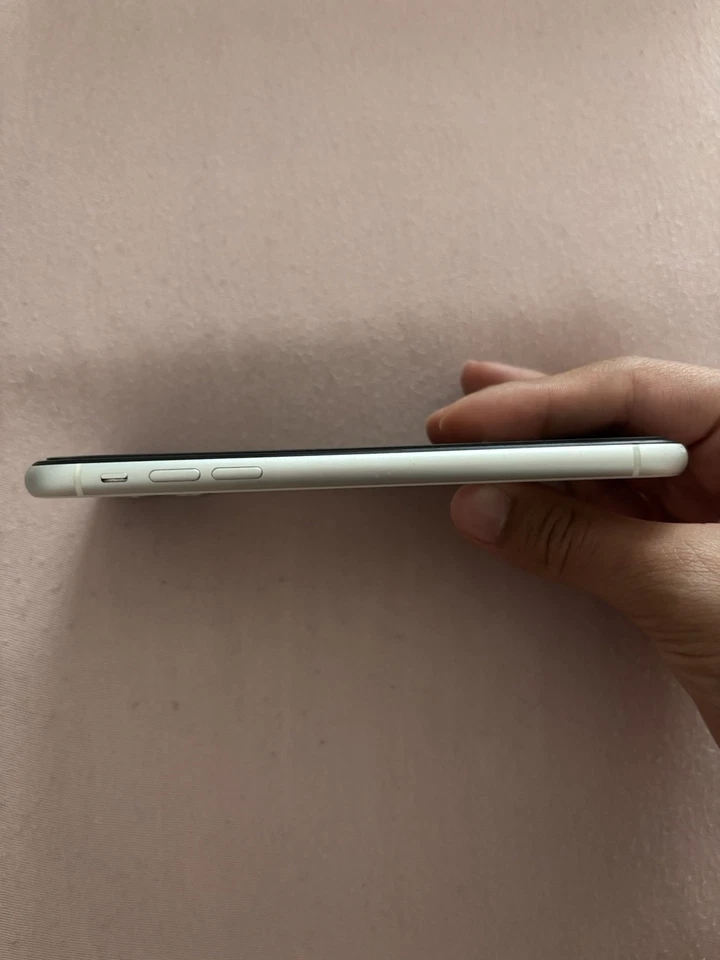 Apple iPhone 11 · 64GB, Foto 4 von 5