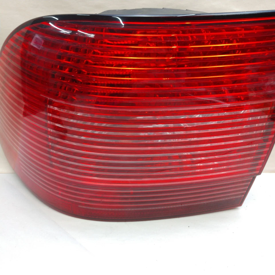 2003-2006 Porsche Cayenne S Left Driver Side Tail Light - Изображение 3 из 4