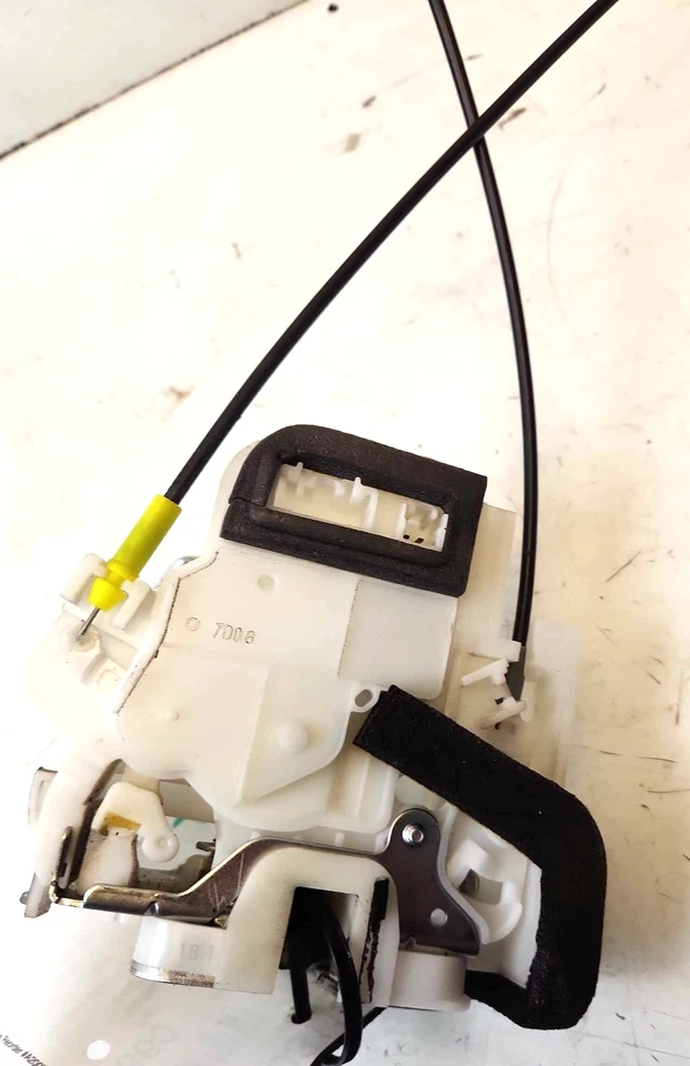 Actuador de pestillo de puerta delantera para pasajero Subaru Forester 2009-13 RHF OEM Foto 4 de 4