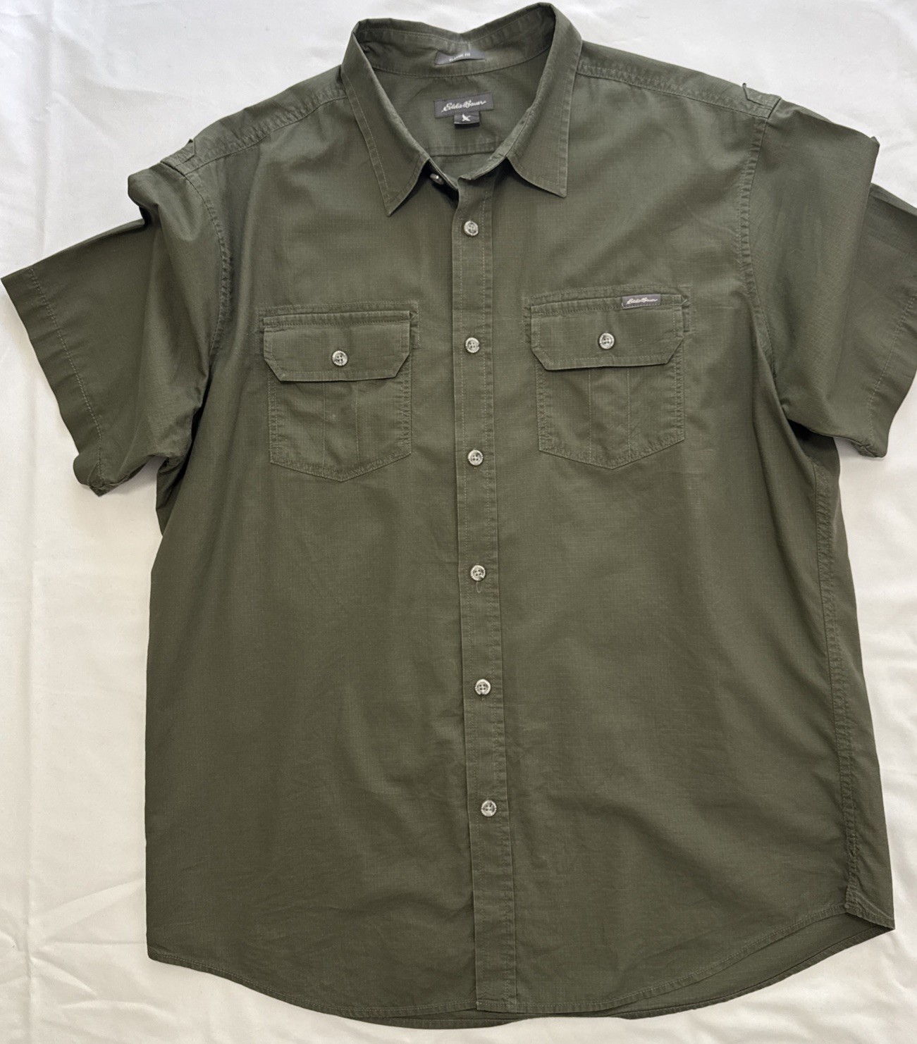 Eddie Bauer Classic Fit Men's Green Short Sleeve Button-Down Shirt