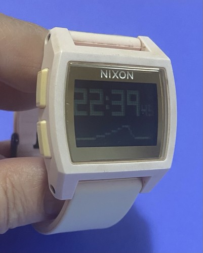 Nixon Tide Base Leila Hurst Silikonband Digitaluhr Pink/Gold funktioniert - Bild 3 von 13