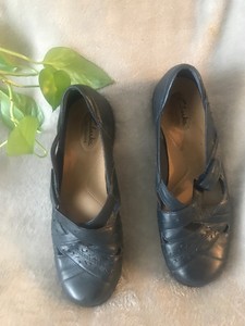 clarks shoes victoria bc