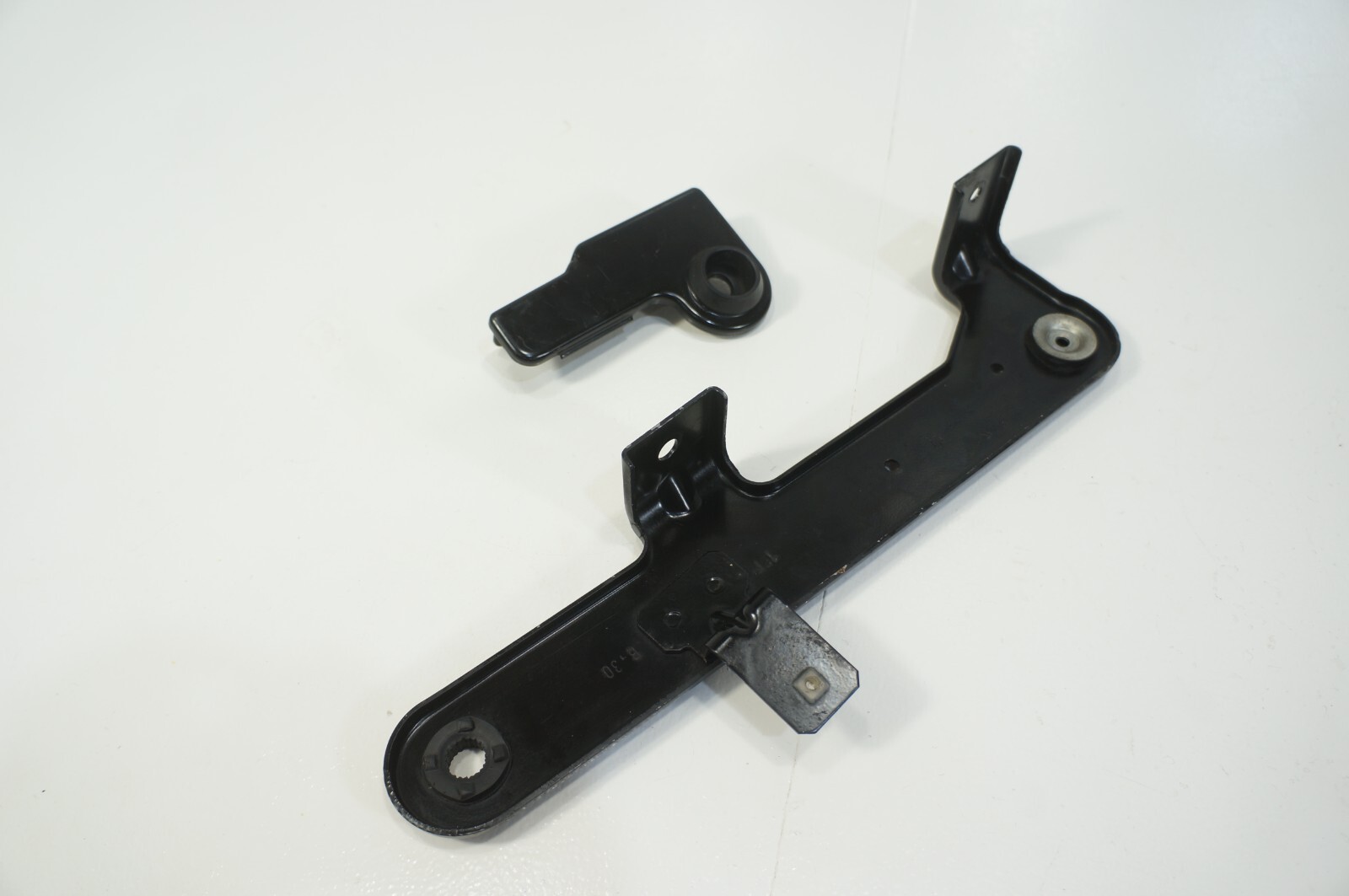 LEFT RADIATOR MOUNT BRACKET SUPPORT 2pc MASERATI GHIBLI 2014-2022
