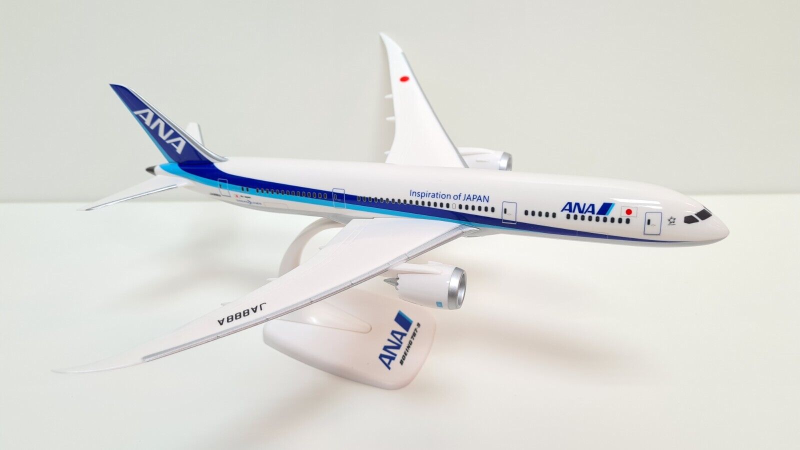 ANA All Nippon Airways Boeing 787-9 JA888A 1/200 scale desk model NEW PPC