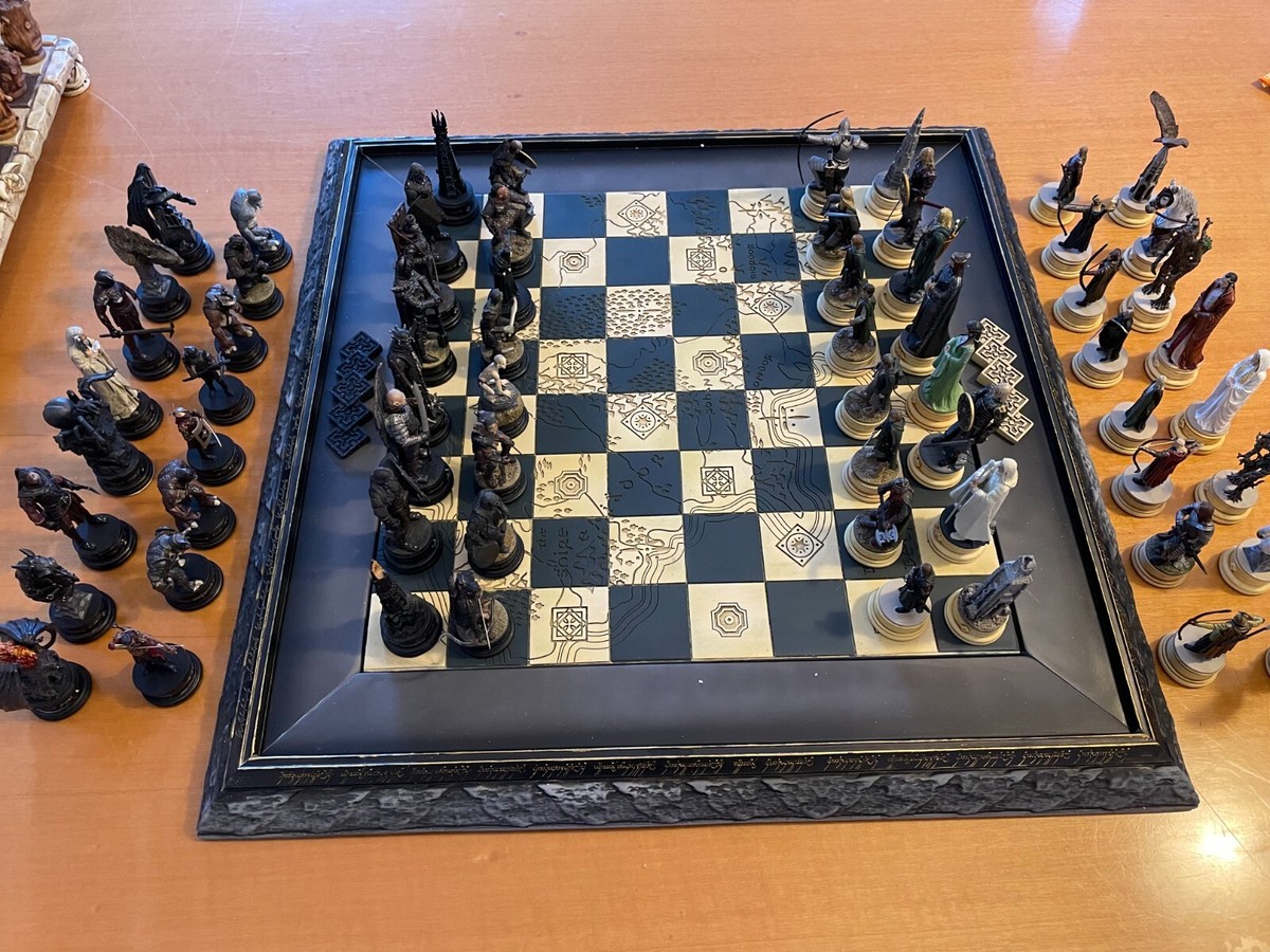 SCACCHIERA SIGNORE DEGLI ANELLI completa con tutti i pezzi+ FASCICOLI  COMPLETI