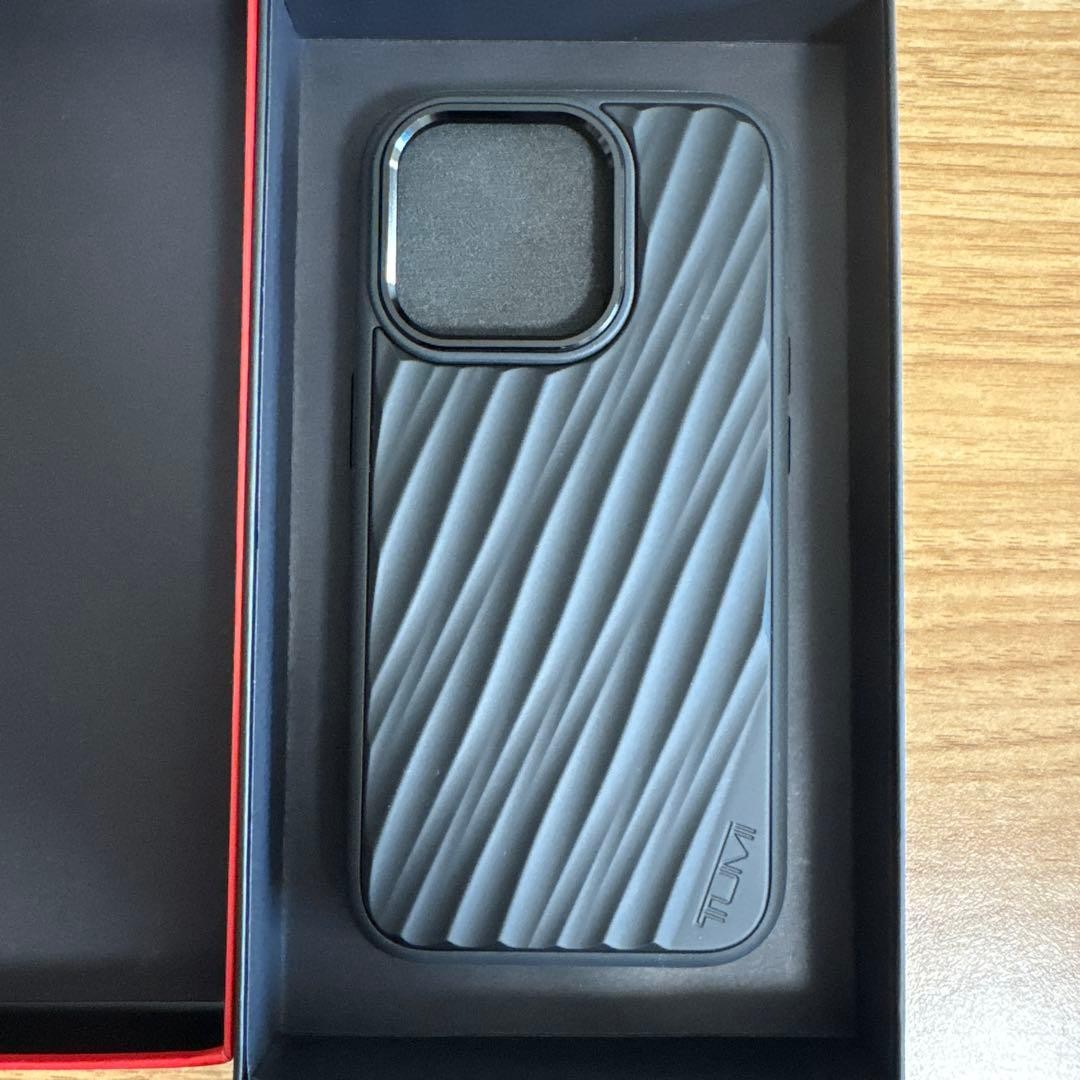 TUMI iPhone Case Wave Pattern Black Logo Interior… - image 2