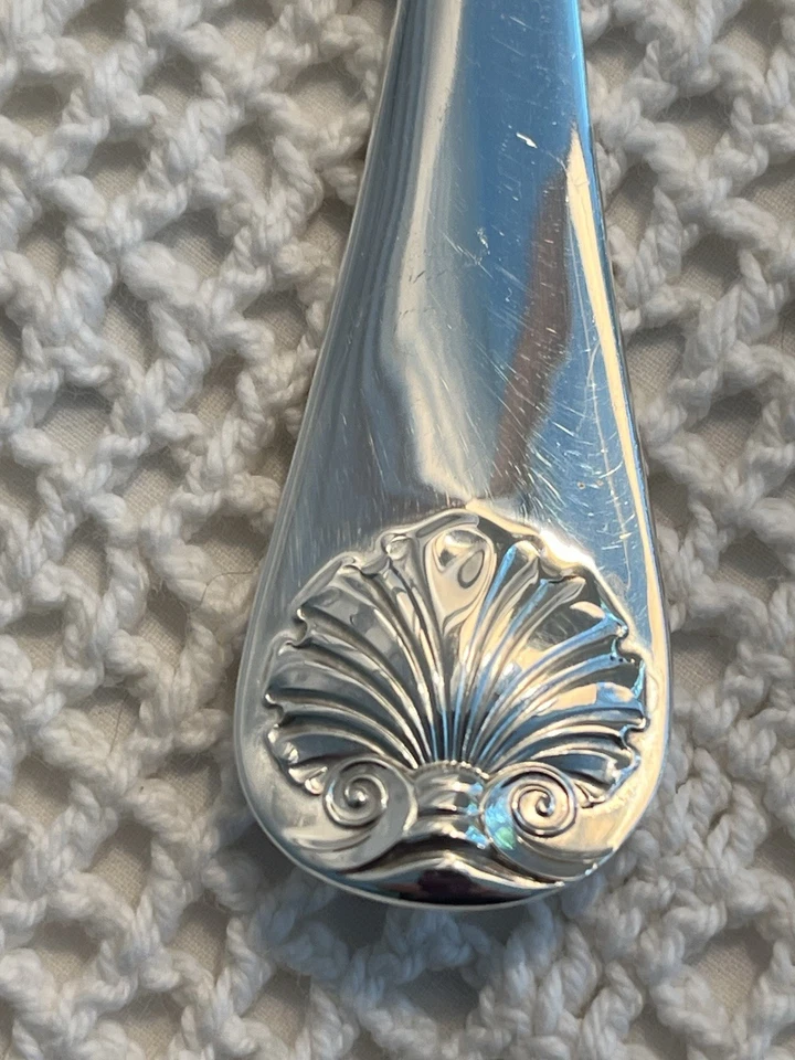 Cucharón Williamsburg Shell de Stieff de plata esterlina con salsa 7 5/8" Foto 4 de 4
