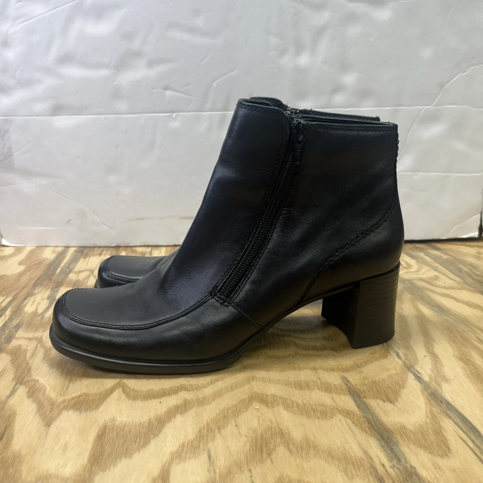 Botas femininas Covington Chunky Y2K couro preto biqueira quadrada salto bloco tamanho 9M - Imagem 3 de 4
