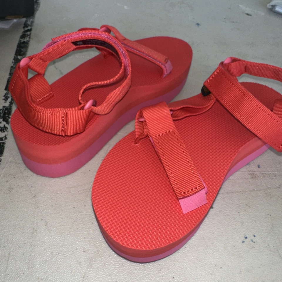 SANDALIAS PLATAFORMA UNIVERSAL FORMA PLANA ROSA TEVA HOT, MUJER US 8 Foto 4 de 4