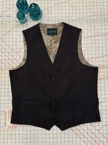 Celtic Gents of Irish Heritage Tweed Vest Charcoal Grey Mens Size 48 video thumbnail