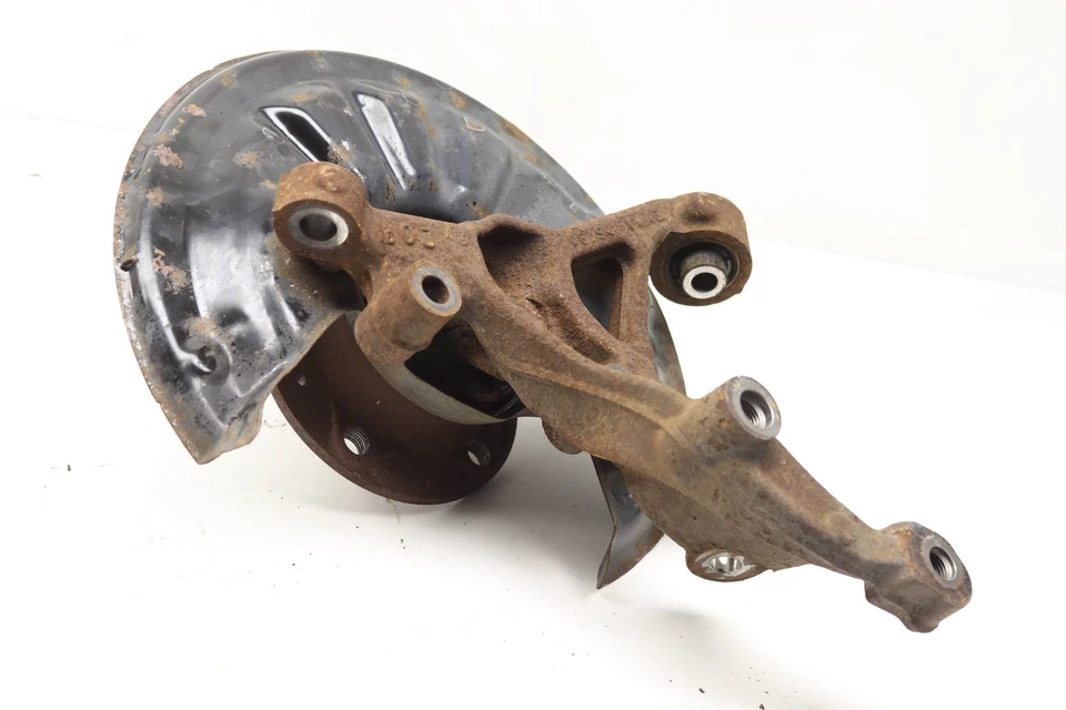 VW GOLF 2014-2015 - Nudillo de husillo trasero derecho con cojinete de rueda 5Q0505436F Foto 3 de 4