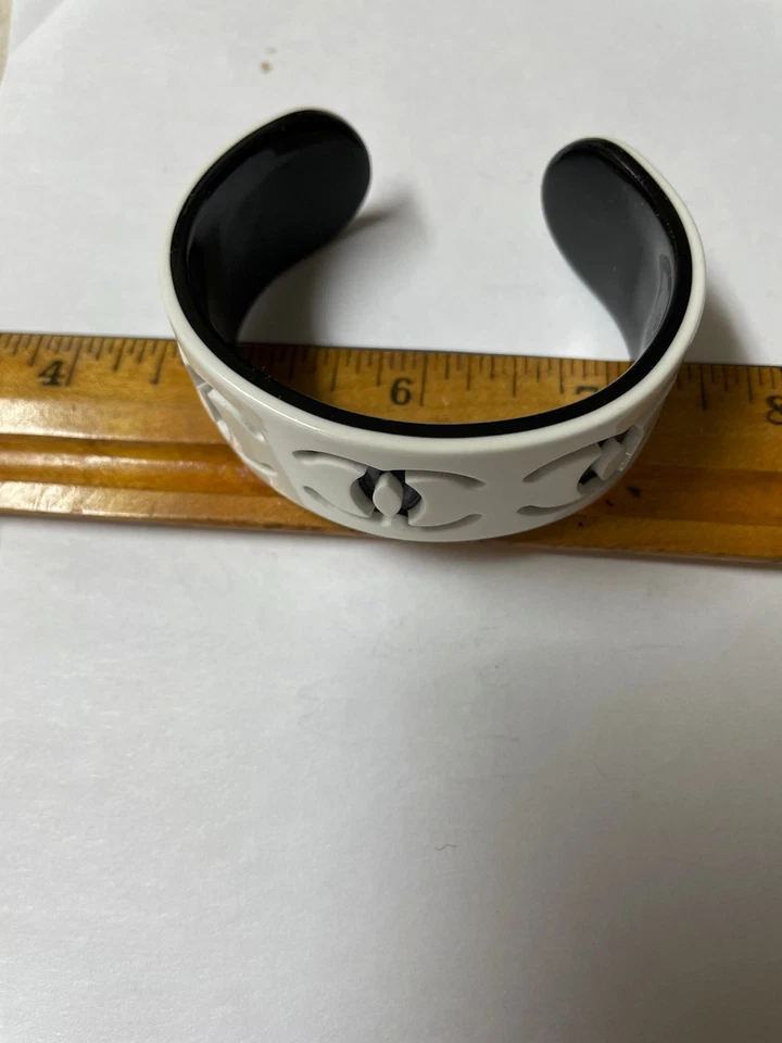 Chanel Resin Cuff Bracelet White & Black - Image 4 of 4