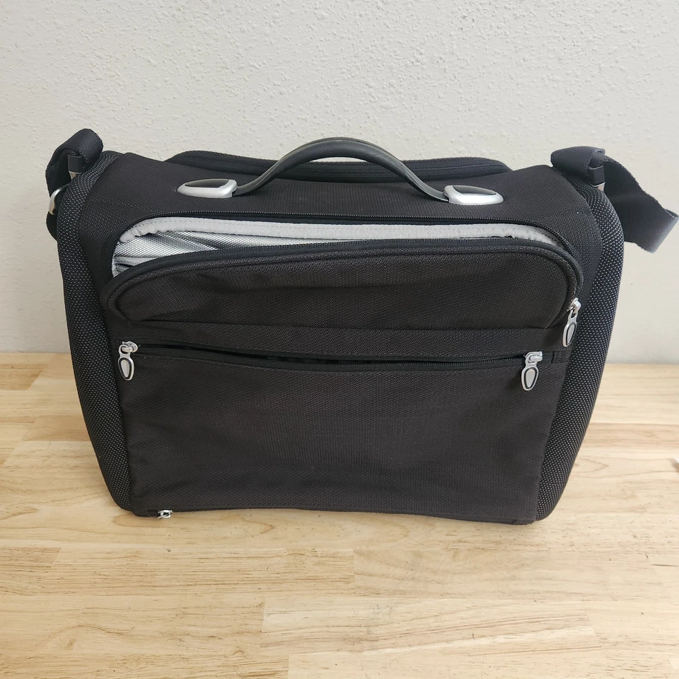 TUMI T3 6462STE 17” Ballistic Nylon Duffel Overnight Cabin Bag - Image 4 of 4