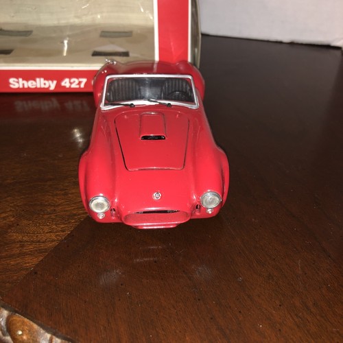 Revell Shelby 427 Cobra 1:24 Scale Red DieCast Roadster Car 8617 Ford - Picture 3 of 11