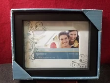 Essential Home Exspressions 4x6in Thick Black Photo Frame. With White Boarder