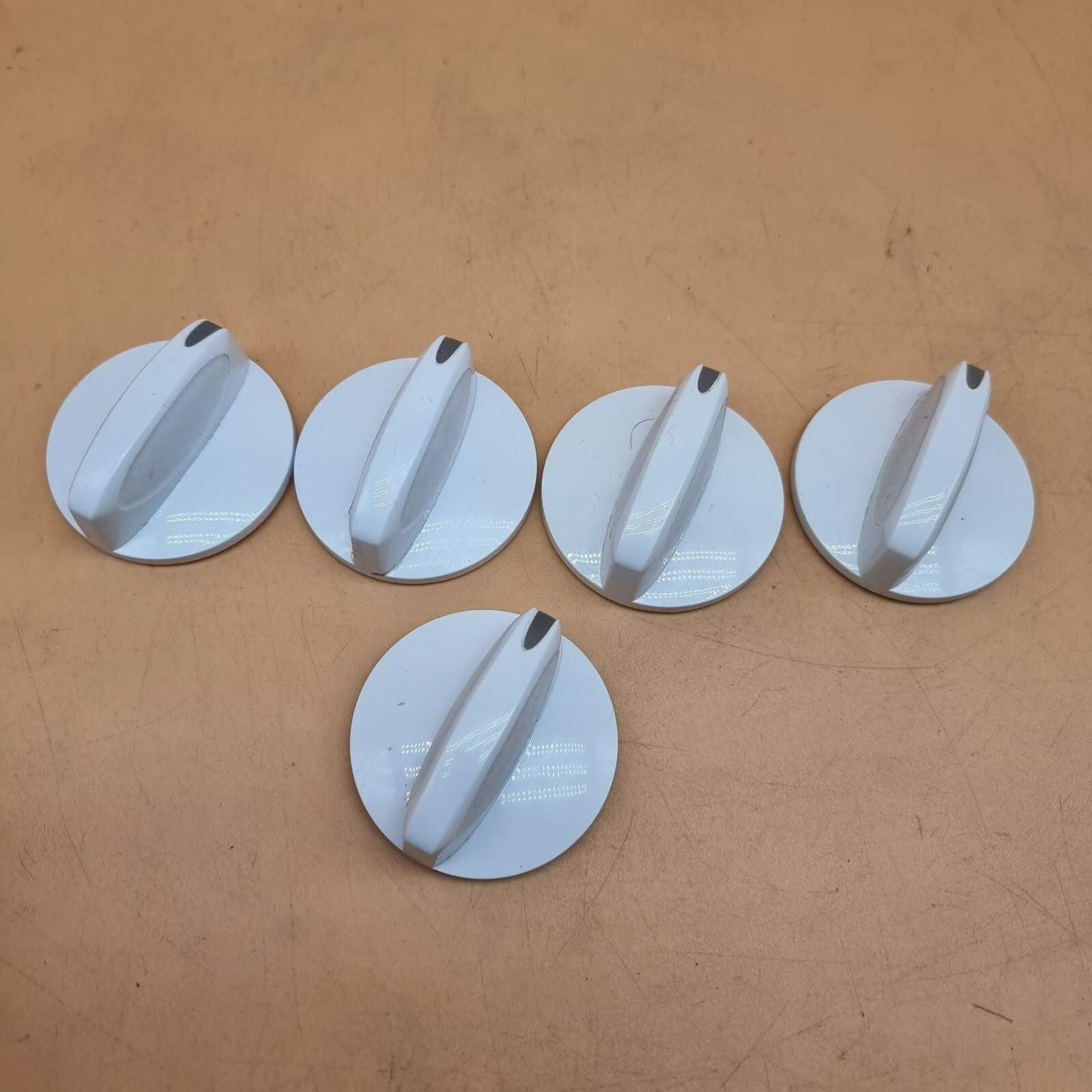 5 Whirlpool Stove Knobs OEM White 8522566 KIP 5917 Burner Set