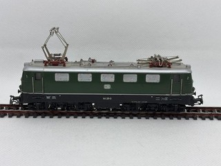 Märklin E Lok 141 211 3 (3037 2) digital. und Hochleistungsantrieb (ruckelt)