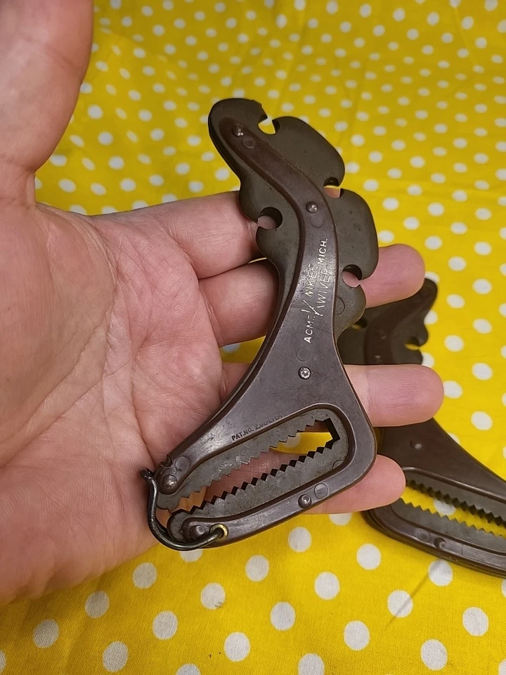 VINTAGE KWIKEE KWIVER ACME 4 ARROW RECURVE BOW QUIVER TRADITIONAL BOWHUNTING - Image 3 of 4