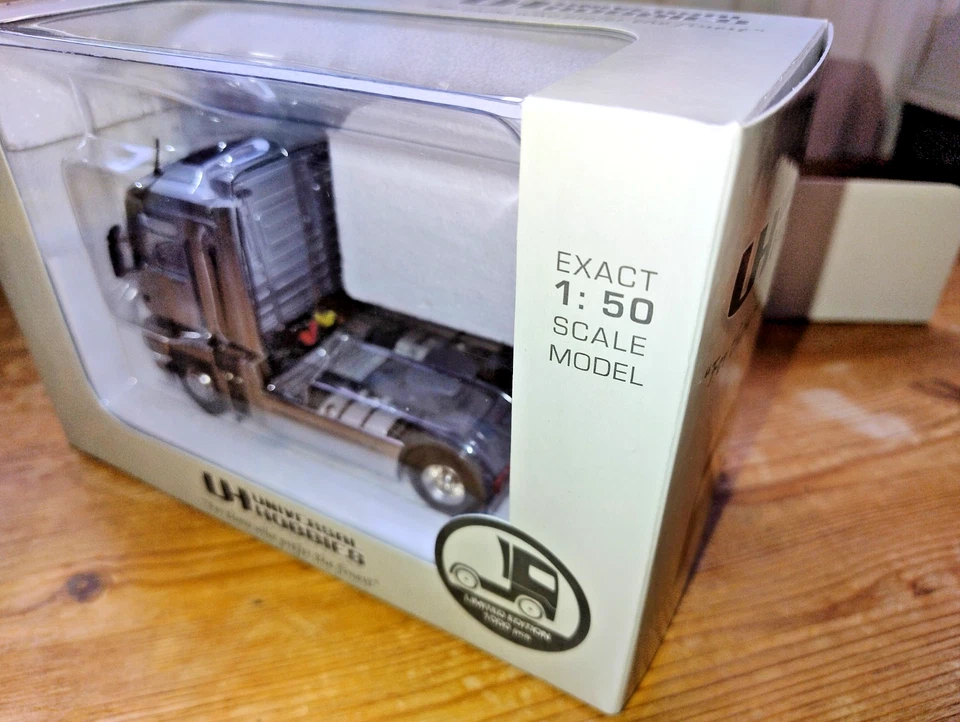 Universal Hobbies 5687 Renault Magnum Metal Brushed Finish 1:50 Limited Edition - Image 2 of 4