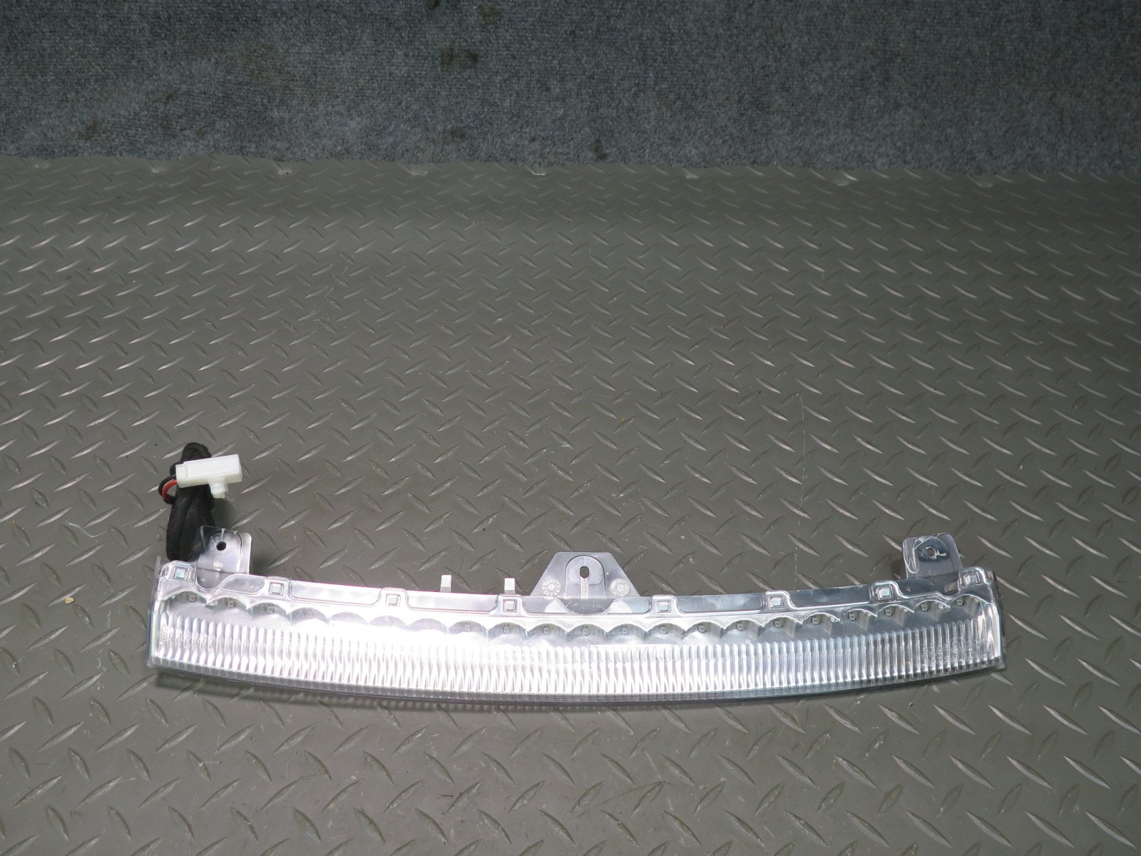 2014-2017 MASERATI GHIBLI M157 REAR CENTER THIRD 3RD STOP BRAKE LIGHT LAMP