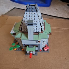 LEGO Harry Potter: Hagrid's Hut (4738) As Seen Read Description 