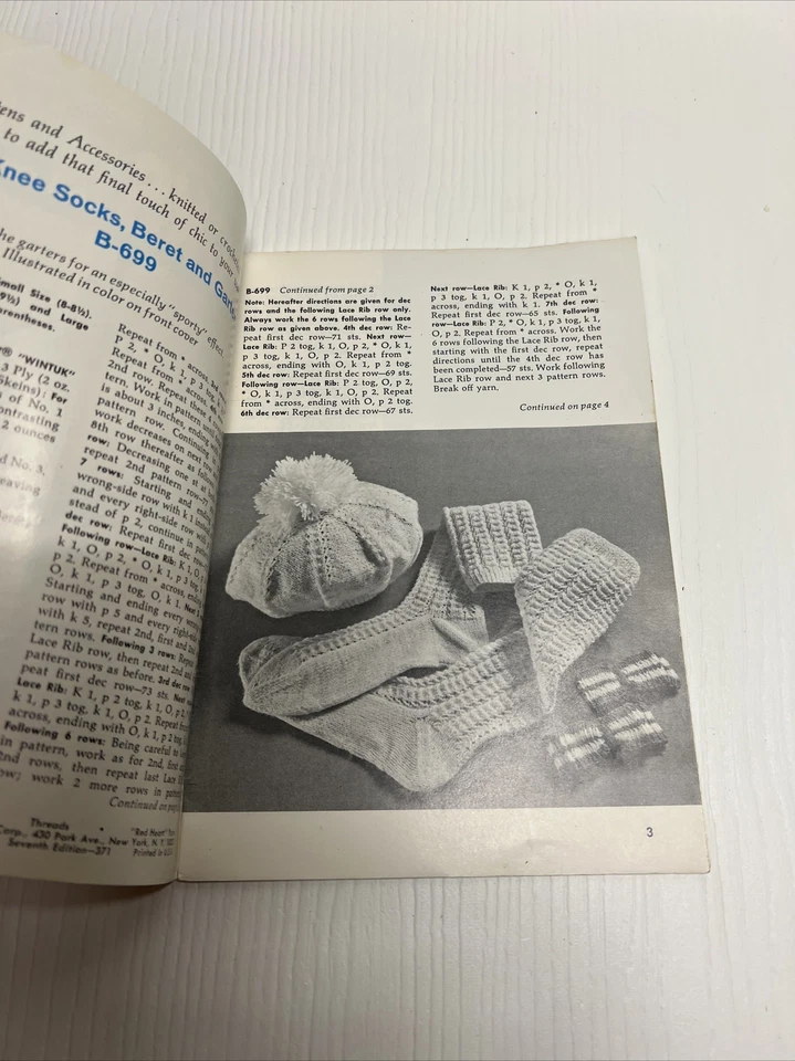 COATS & CLARK'S BOOK NO. 192 SOCKS, MITTENS AND ACCESSORIES 1969 - Image 2 of 4