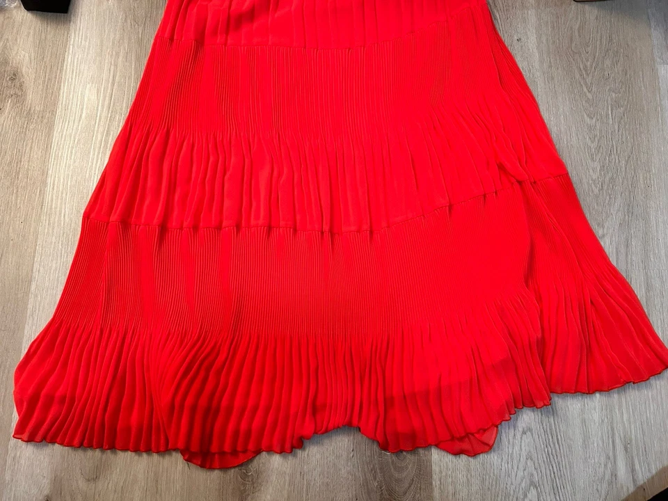 Falda JOSEPH RIBKOFF Roja Midi Acampanada Talla 12 Volantes Niveles De Colección Pascua Boho Foto 4 de 4
