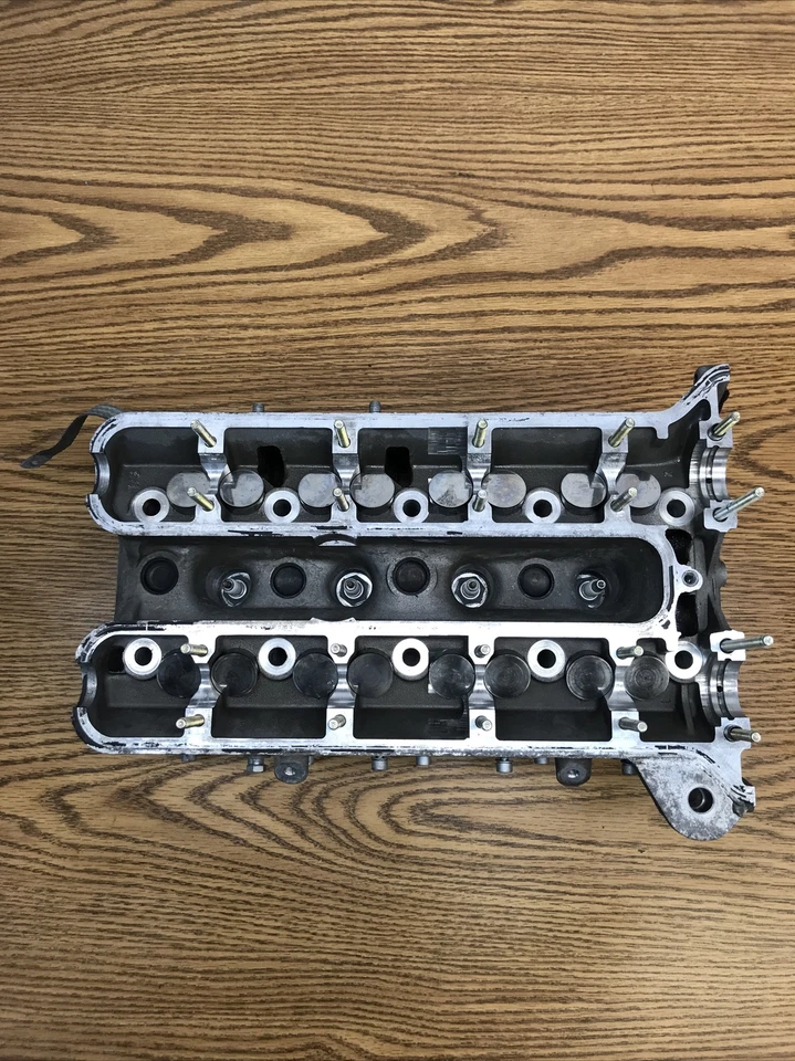 BMW K1200LT 1997-2009, ДЕТАЛЬ ГОЛОВКИ БЛОКА ЦИЛИНДРОВ NO 11121464889 - Изображение 2 из 4