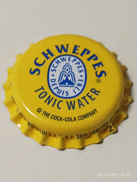   Crown Cap COCA-COLA COMPANY.  Bottle Cap SODA.  Beer. Birra, bier. SCHWEPPES